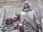 J and C De_Witt statue Dordrecht.jpg